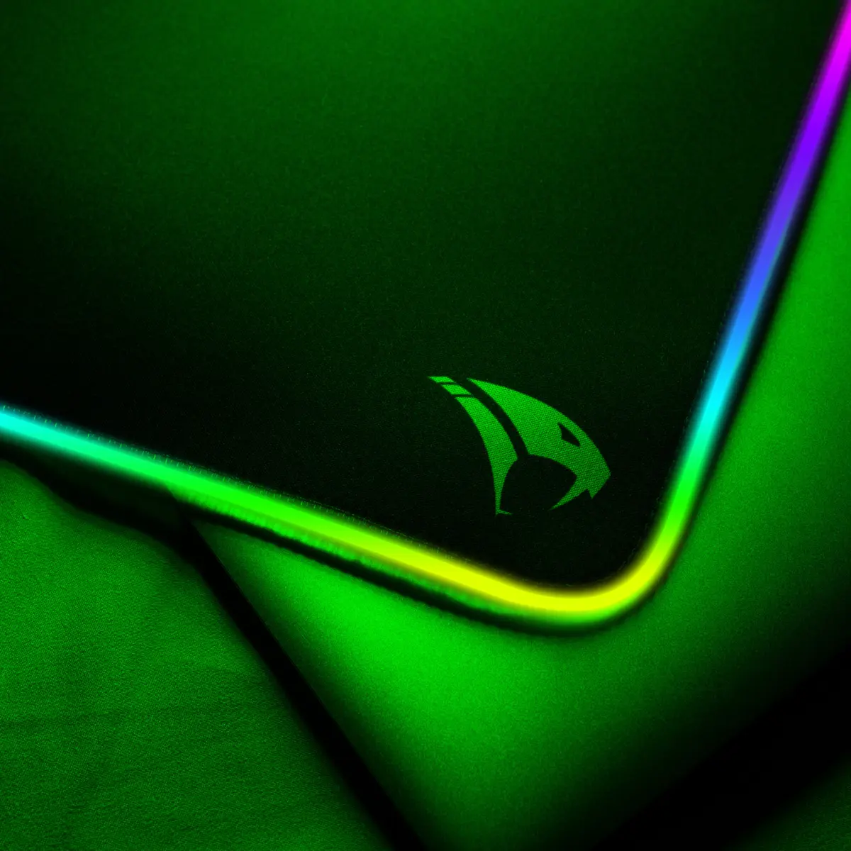 Mousepad Gamer Viper Pro Naja com RGB Grande Antiderrapante Speed Resistente a Água V1406 Preto - Vivensis