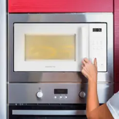 Micro-ondas com Painel Integrado 1400w 32L AMIC02BN-01 127v Branco - Agratto